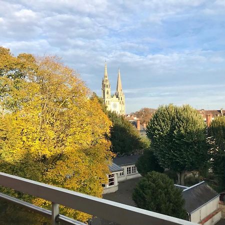 Appartement Avec Parking Et Balcon Vue Cathedrale Chartres Exteriér fotografie